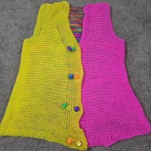 VTG. Hand Made Women Colorful HandKnit Vest Size L/XL